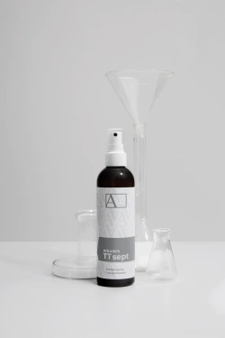 Spray zmiękczająco oczyszczający naskórek Aarkada’s TTsept 250 ml