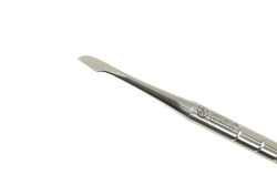 Metalowe kopytko do manicure