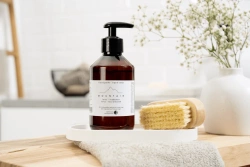 RUCK Naturalne mydło w płynie Mountain 250 ml – Lotos i Kwiaty Herbaty