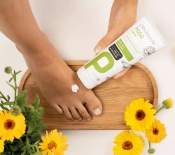 Krem do szorstkiej skóry stóp z nagietkiem peclavus® PODOcare, 200 ml