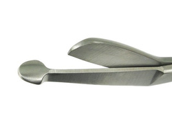Scissors for cutting bandages