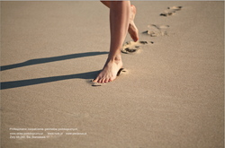 peclavus® running on the beach, Advertising - a graphical file, rectangular