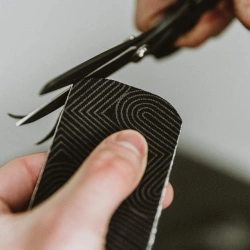 SPORTTAPE Extra Sticky Kinesiology Tape 5 cm x 5 m czarny